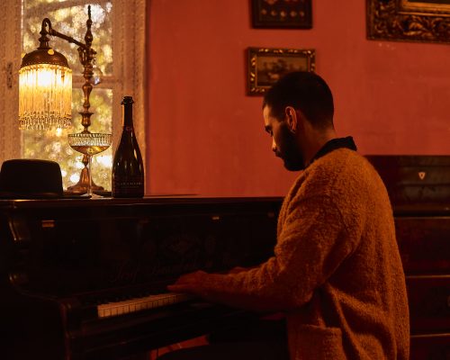 Garamvári pezsgő - zongora